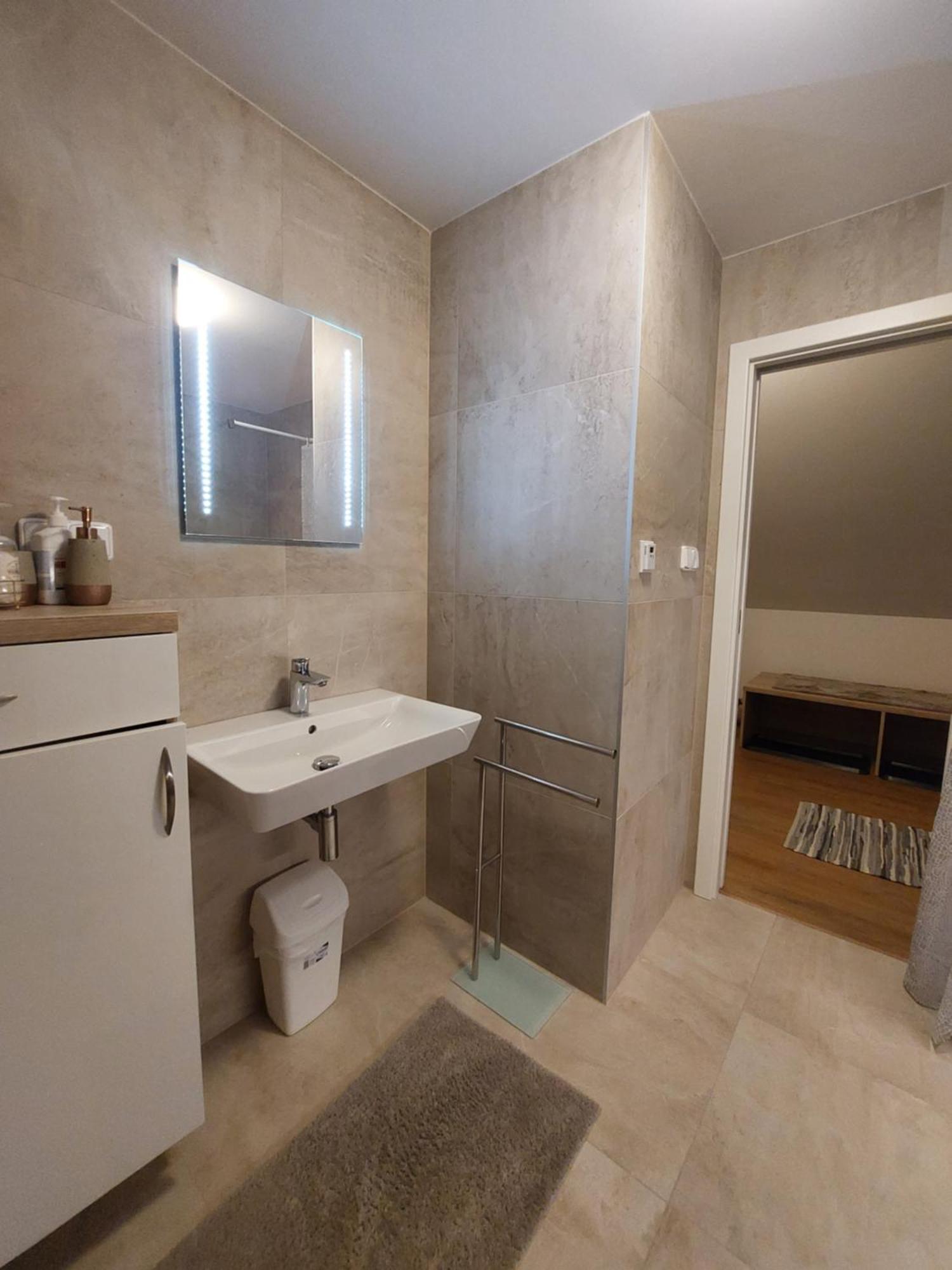 Polansky Dvur Apartment Velke Karlovice Ngoại thất bức ảnh